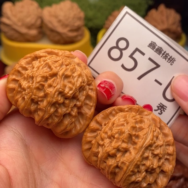 把件桃核白狮子42……