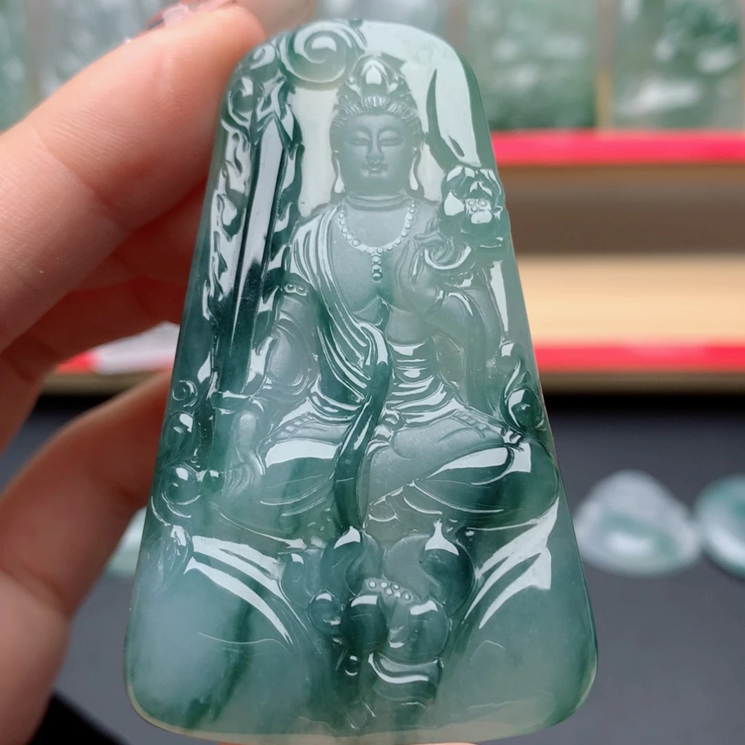 诚***麦翡翠未镶嵌颈饰虚空藏菩萨
