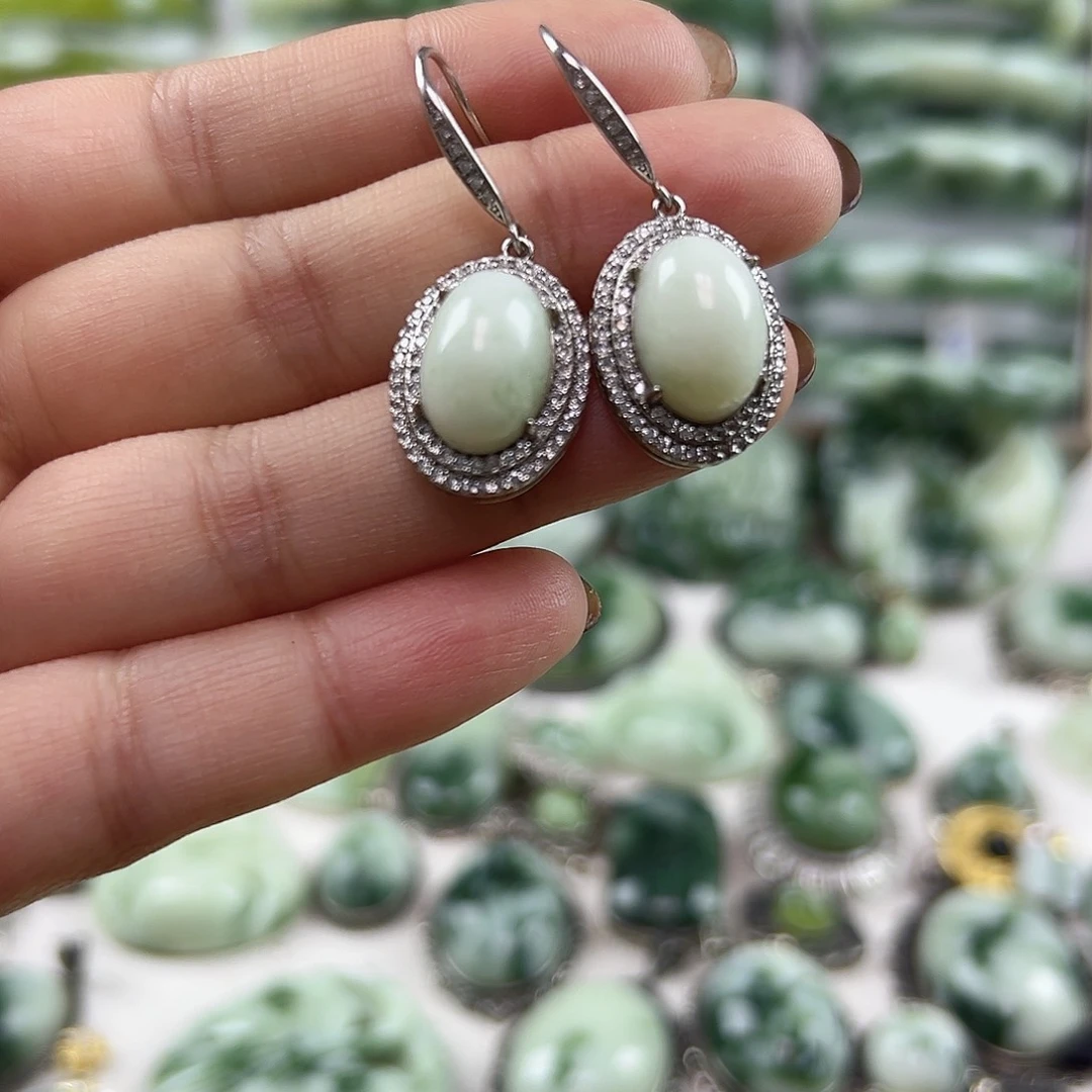 蛇纹石玉银S925镶嵌耳钉