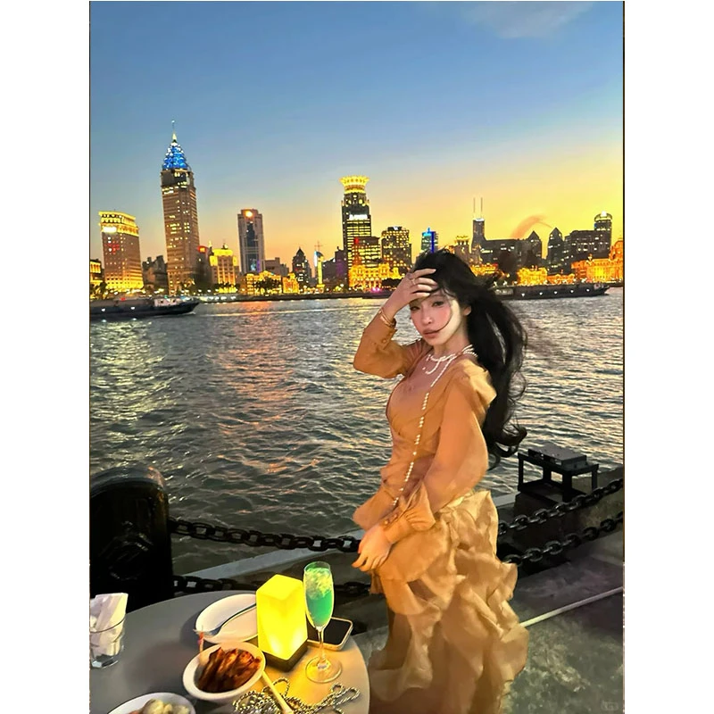 网红高级感法式轻奢气质长袖小衫显瘦辣妹蕾丝拼接吊带连衣裙