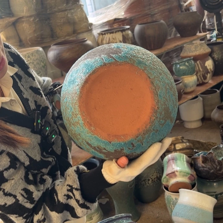 无孔 高24 口17。