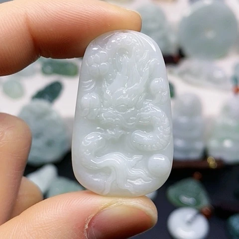 翡翠颈饰未镶嵌吊坠