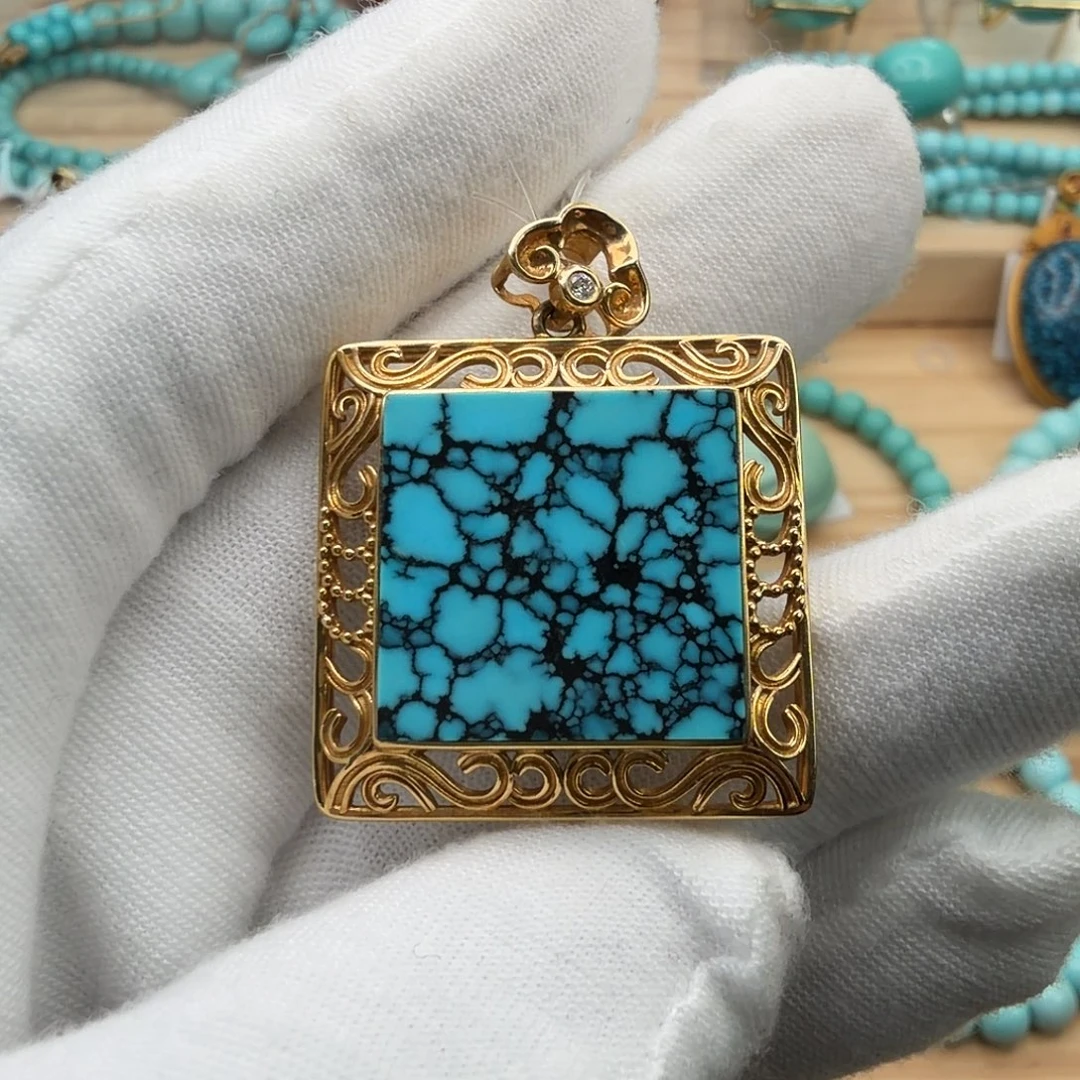 绿松石18K金镶嵌珠宝奇石