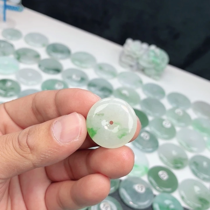 翡翠未镶嵌颈饰缅甸天然A货翡翠25-6.3