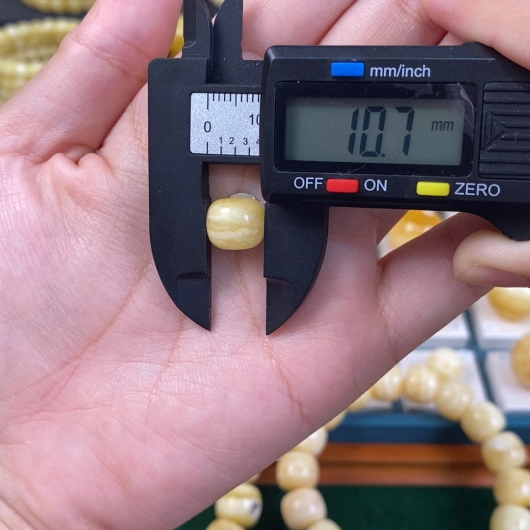 未镶嵌蜜蜡珠宝奇石