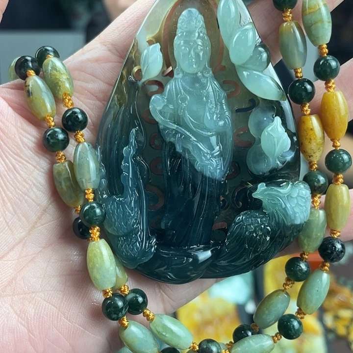 蛇纹石玉未镶嵌颈饰