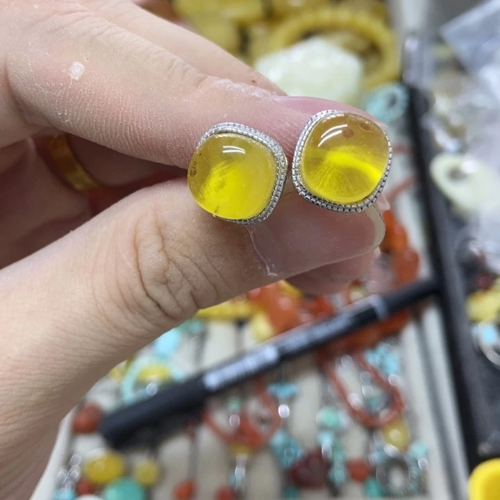 银S925镶嵌蜜蜡裸石耳钉
