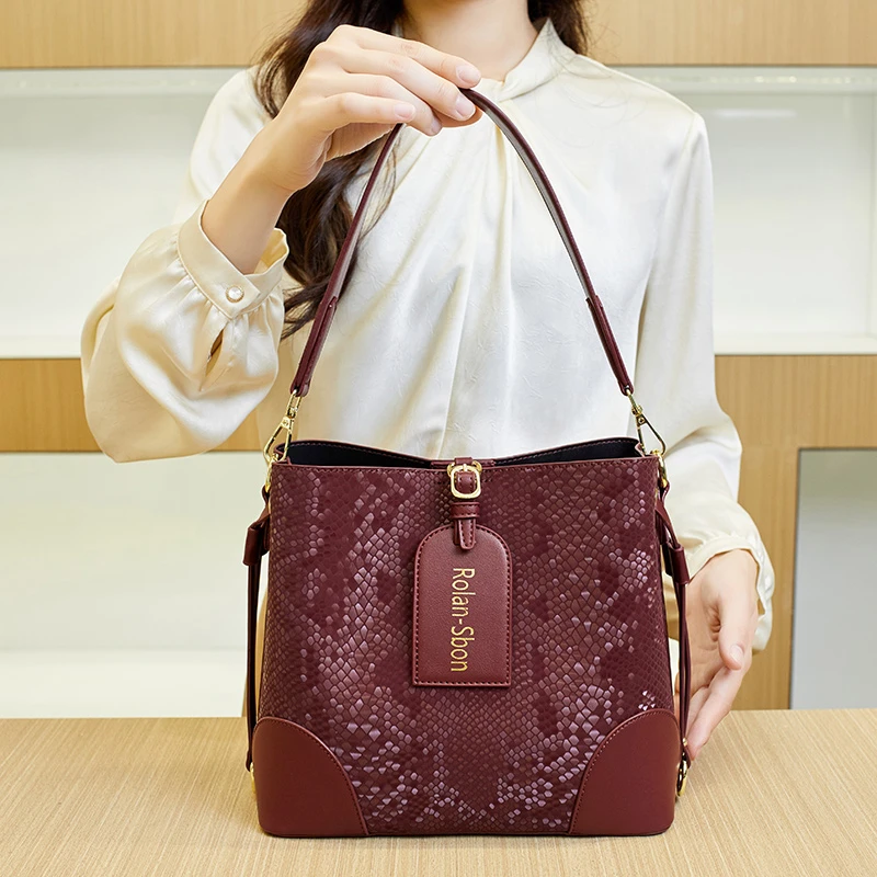 水桶包女2025新款百搭高级亮片单肩包洋气手提腋下包大容量斜挎包