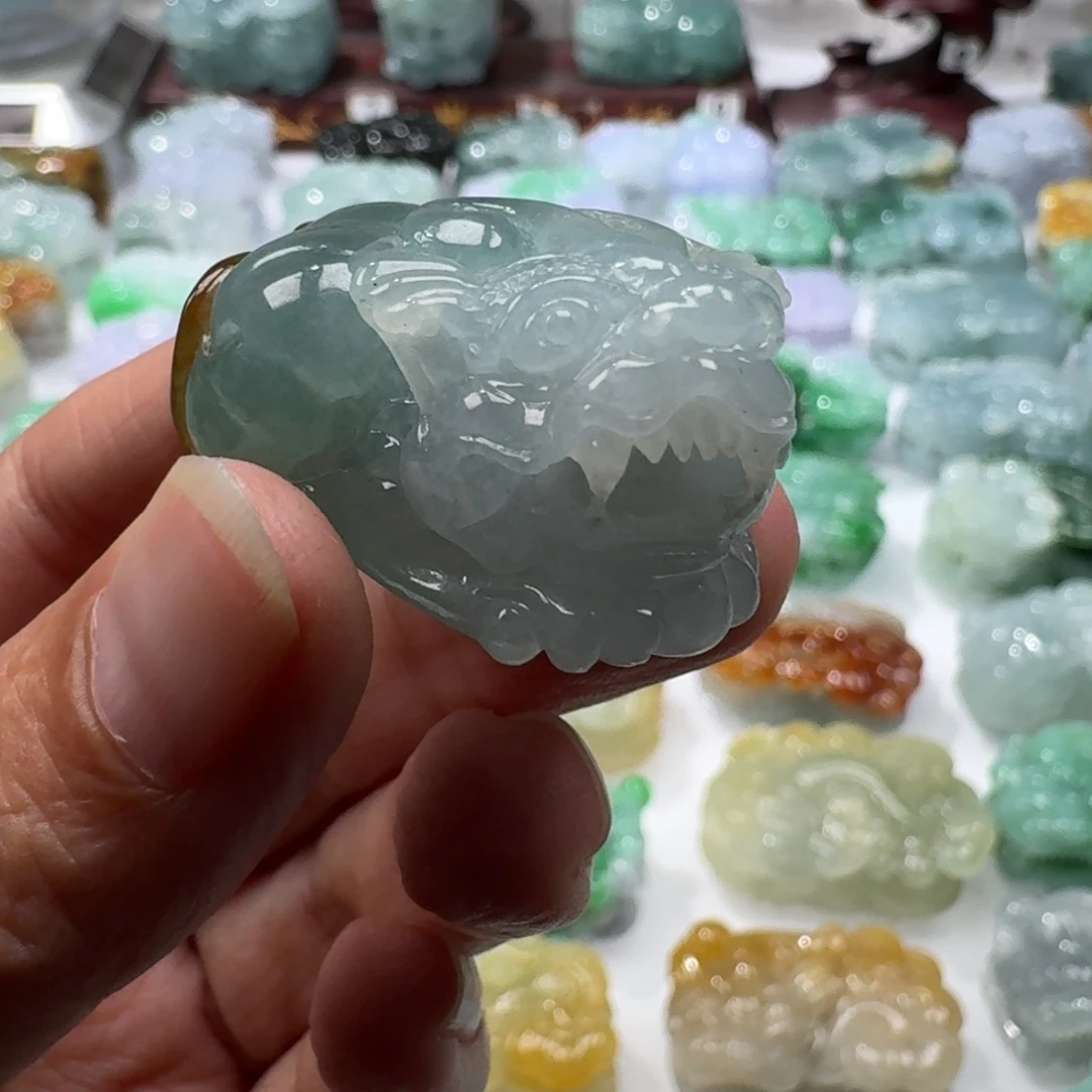 翡翠未镶嵌挂件貔貅