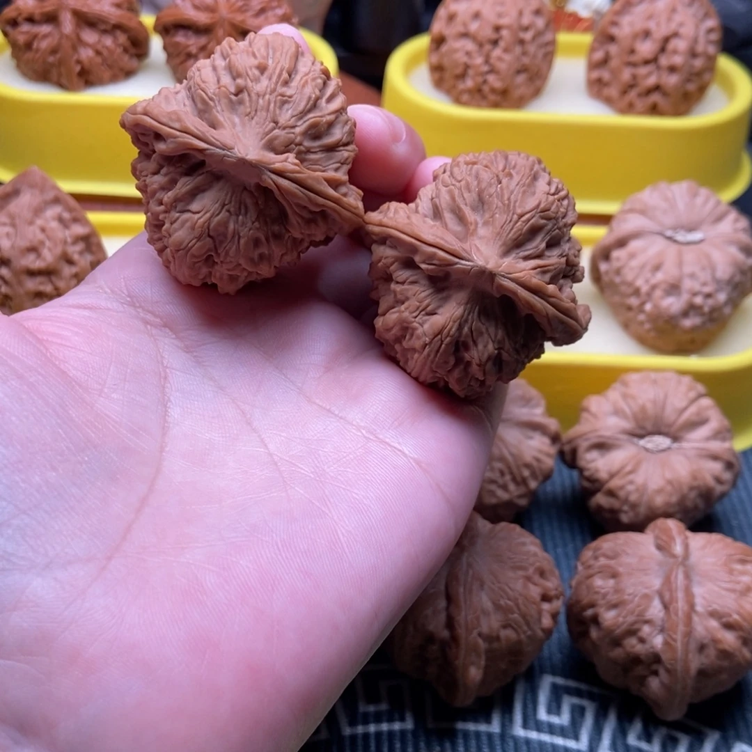 还***哥文玩核桃吊坠全品南疆