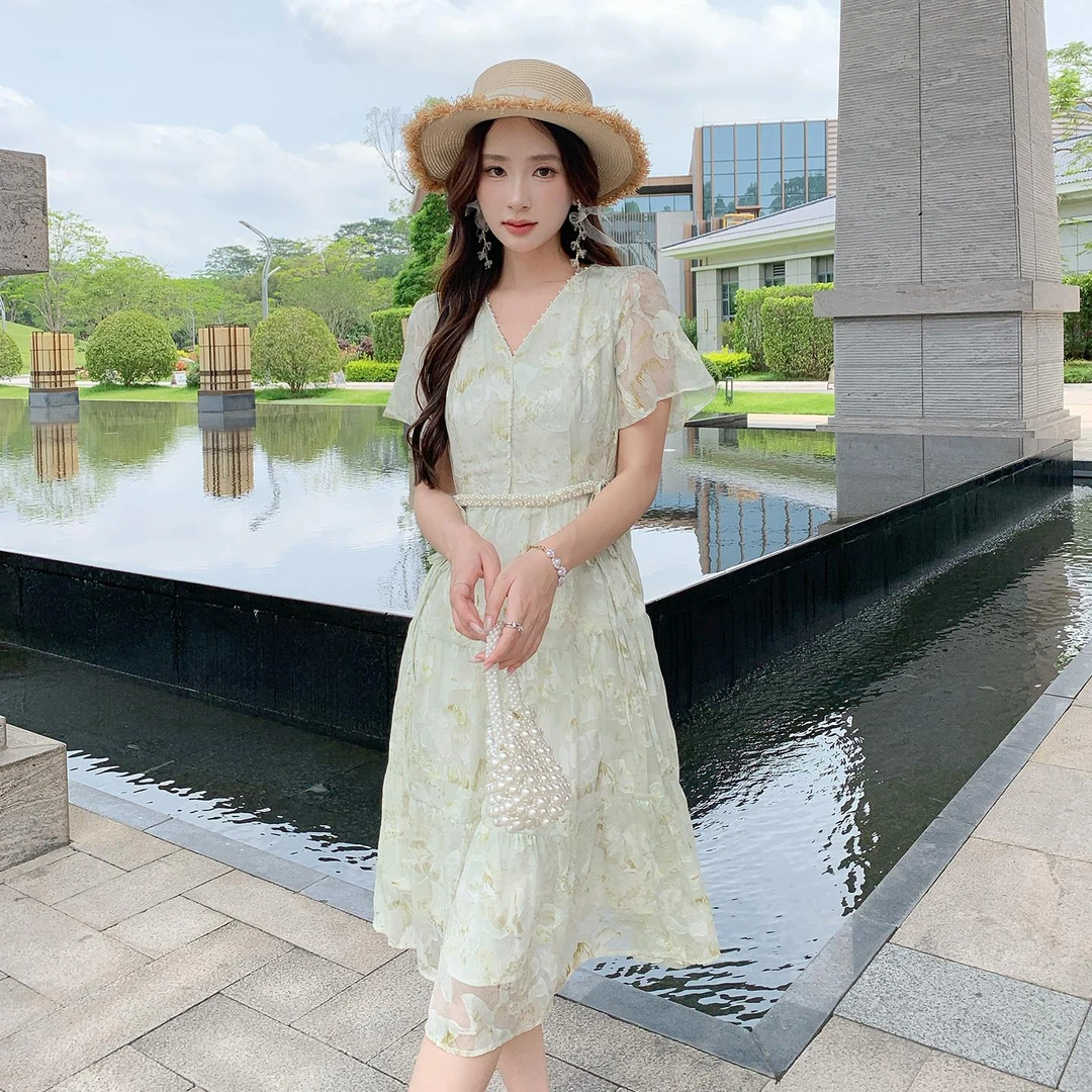 DUCURNO法式碎花连衣裙女夏季2025新款时尚气质修身显瘦收腰裙子