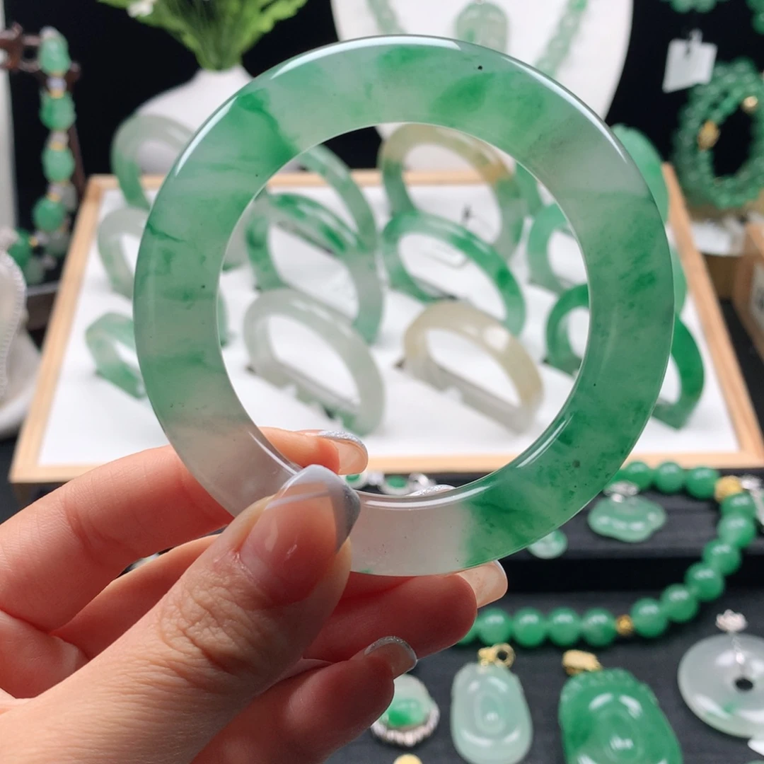 石英质玉未镶嵌手镯