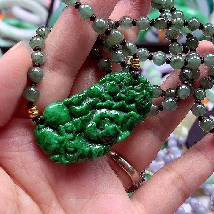 翡翠未镶嵌颈饰翡翠