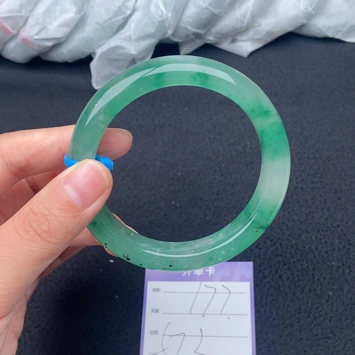 石英质玉（非洲翠）手镯未镶嵌177