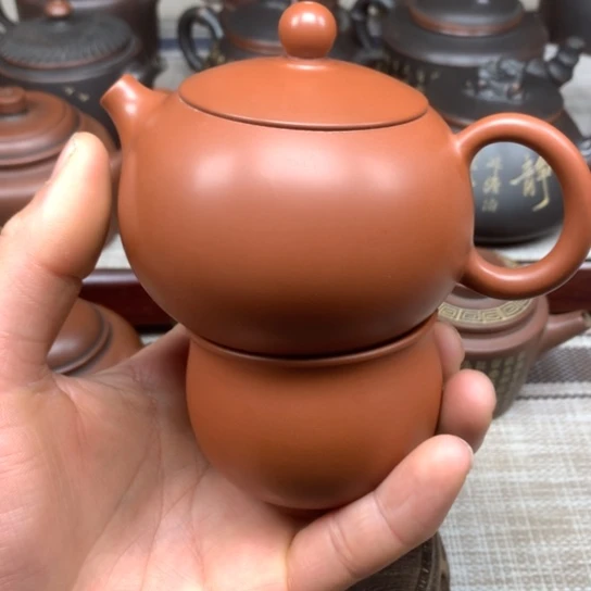 壶熊**生西施壶 红色复烧 180毫升左右