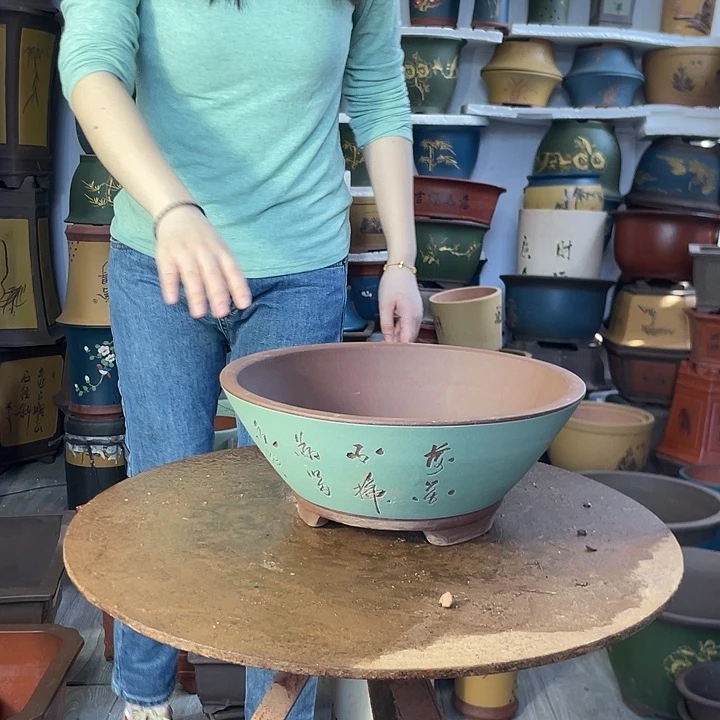 宜兴紫砂绿斗盆点彩大