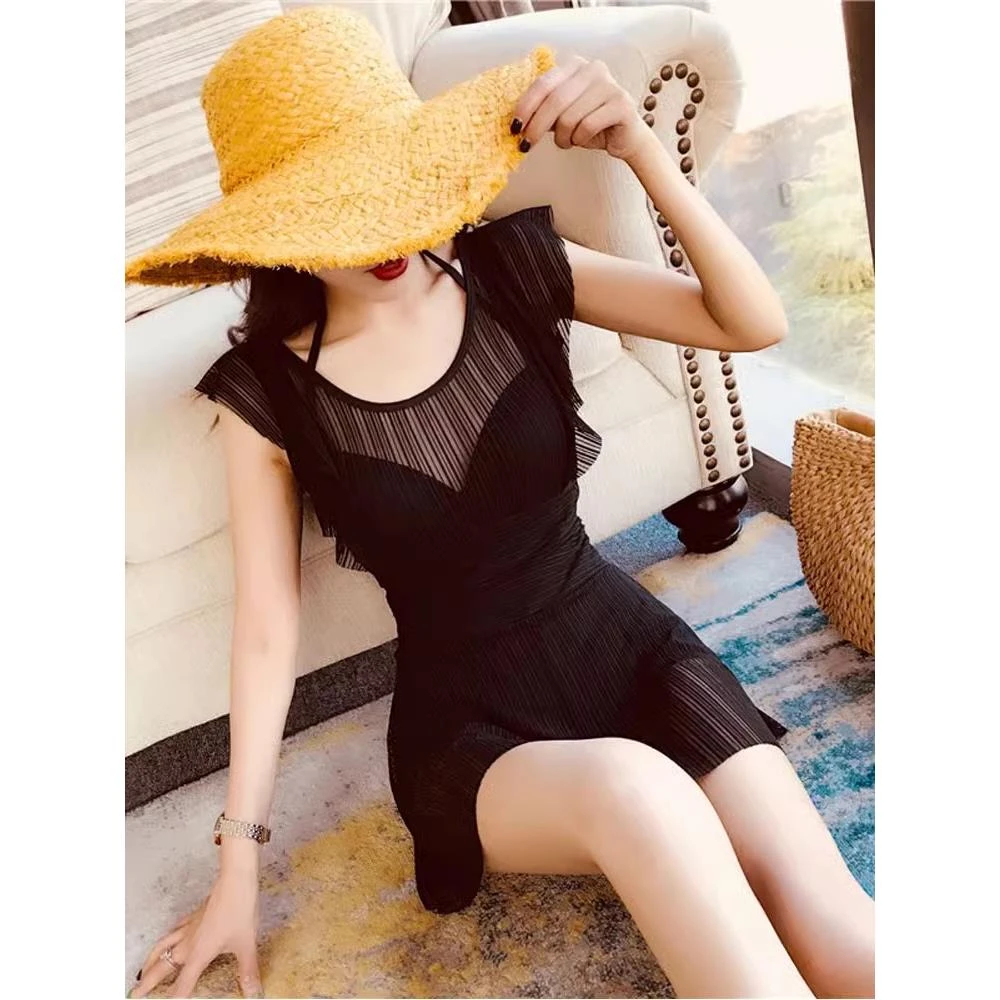 高颜值泡温泉连体游泳衣女款2025新款保守夏女孩泳衣微胖显瘦遮肚