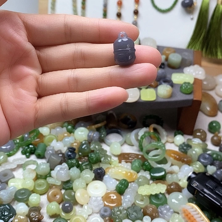 未镶嵌和田玉挂件