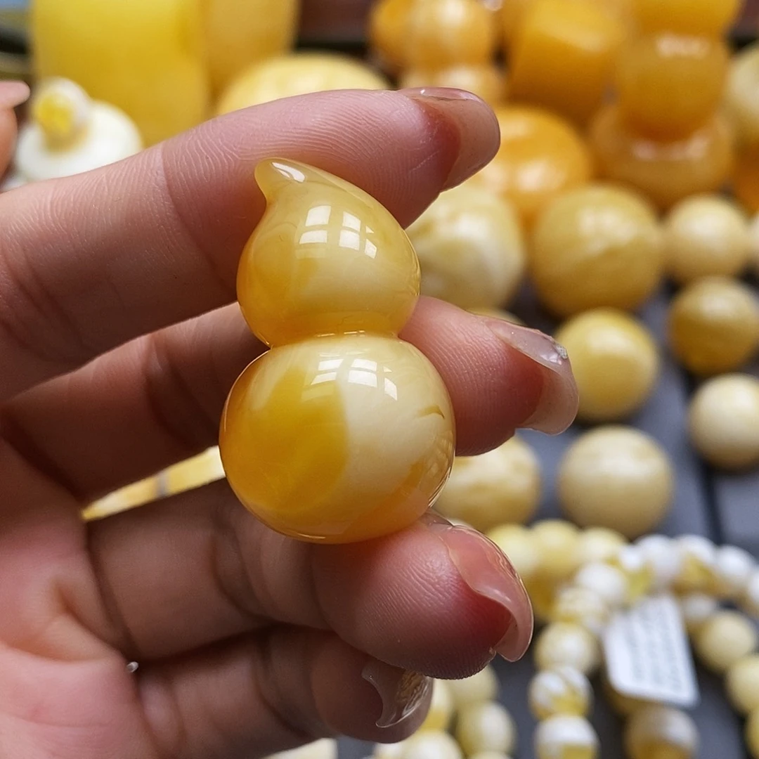 蜜蜡未镶嵌珠宝奇石