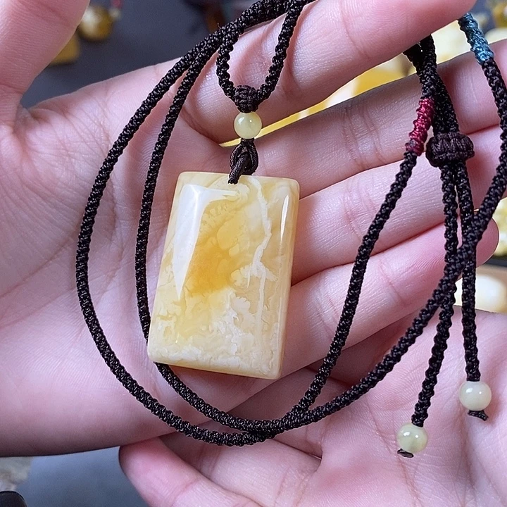 琥珀未镶嵌裸石无事牌