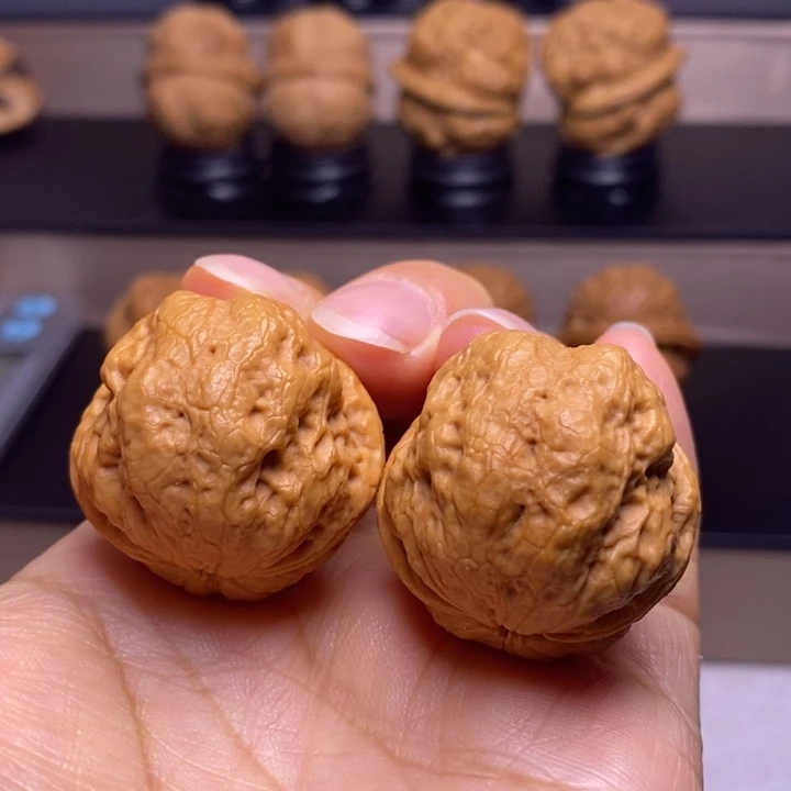文玩核桃把件玉龙金蟾32