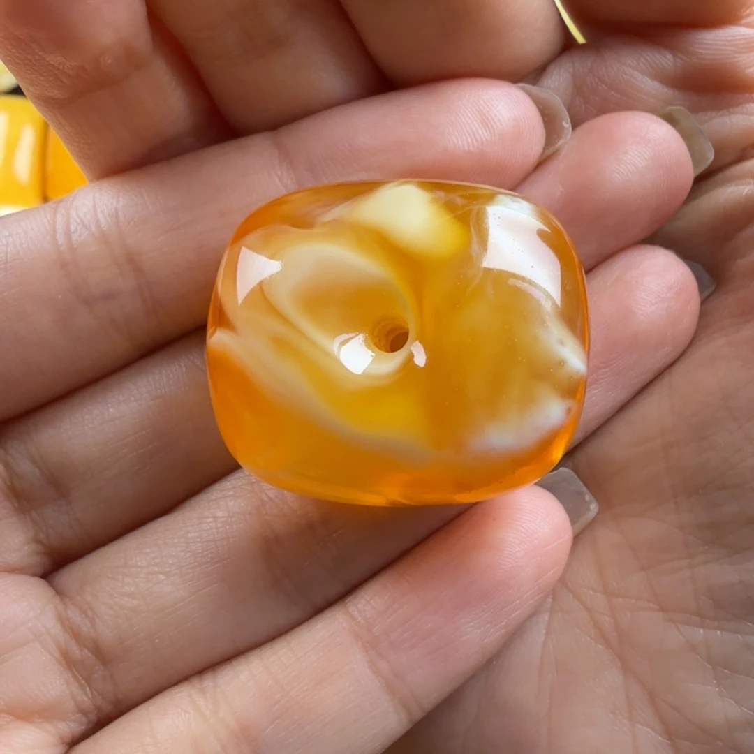 琥珀未镶嵌颈饰纯天然琥珀蜜蜡无优化