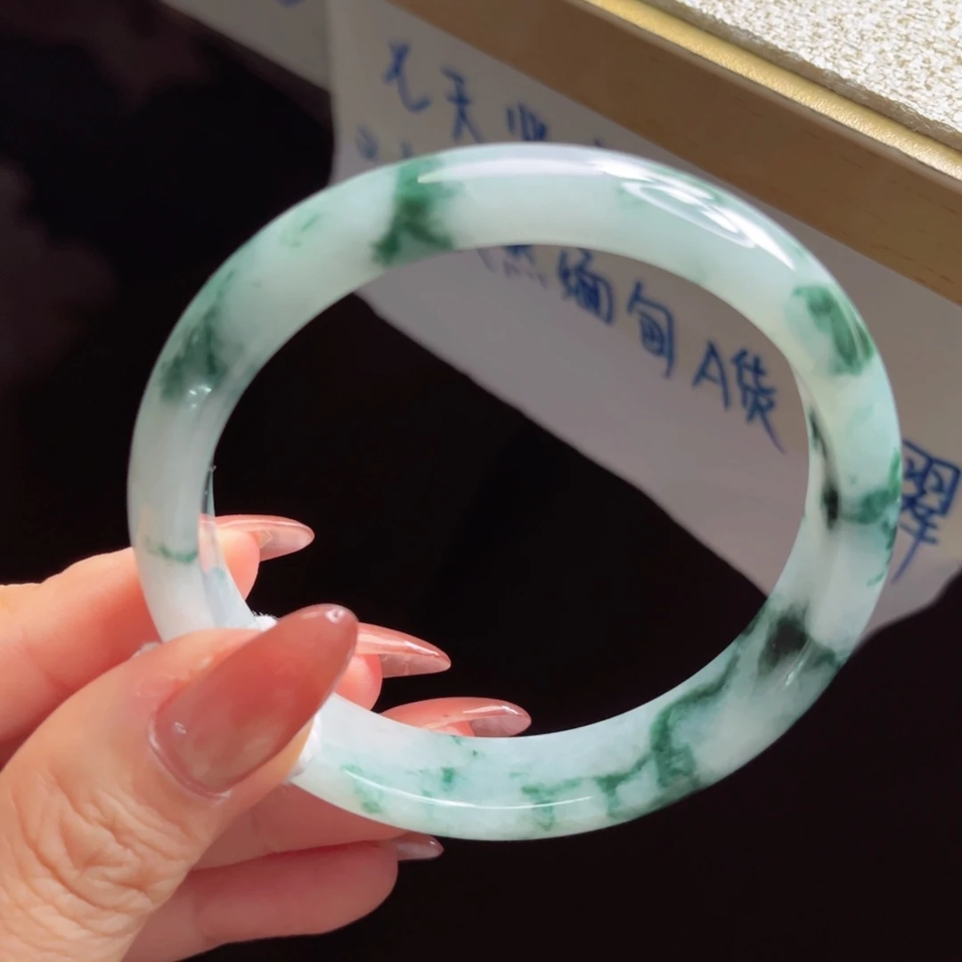 翡翠未镶嵌手镯手镯