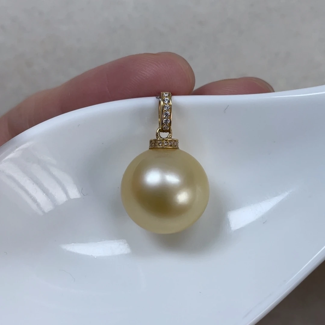 颈饰海水珍珠18K金镶嵌14.5mm