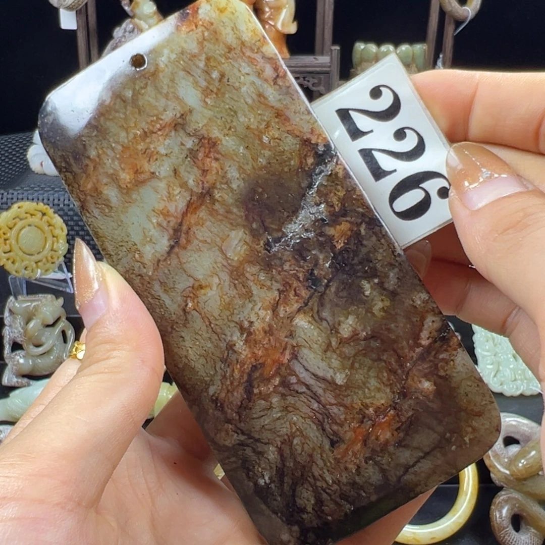 和田玉未镶嵌把件