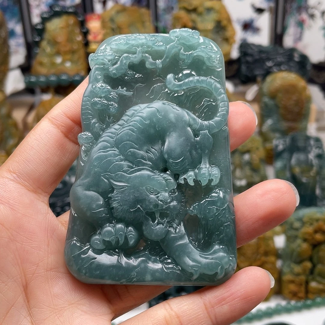 翡翠未镶嵌颈饰天然翡翠a货虎