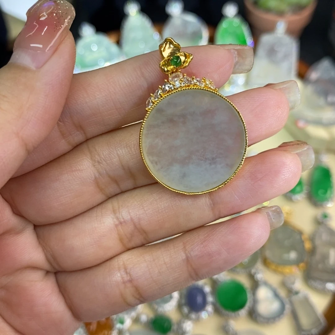 翡翠18K金镶嵌颈饰A货翡翠