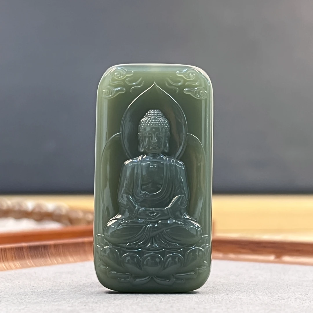 天然和田玉俄碧雕刻大日如来吊坠