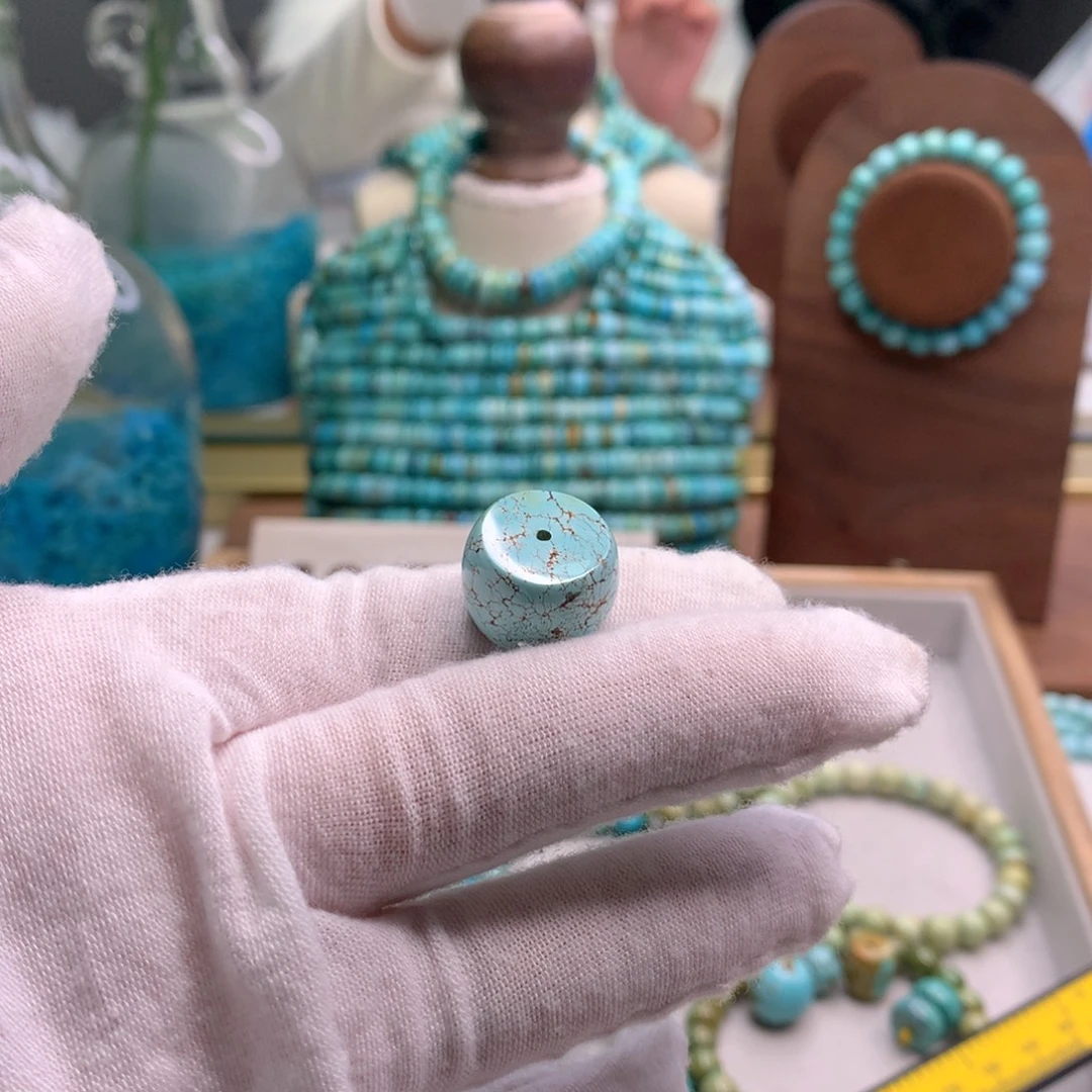 Q***店绿松石未镶嵌饰品