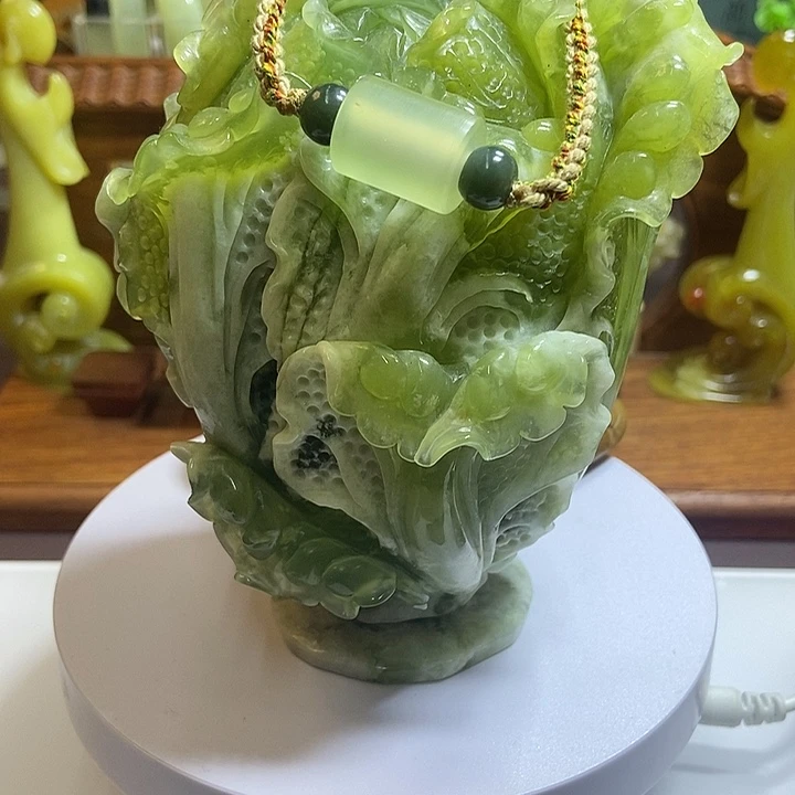 未镶嵌蛇纹石玉珠宝奇石