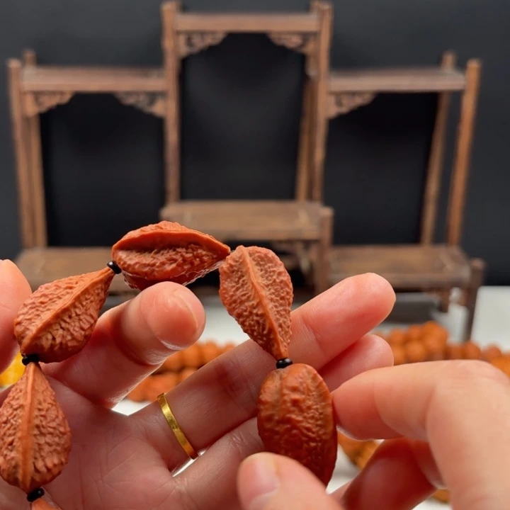 P***g文玩核桃手串小核桃5