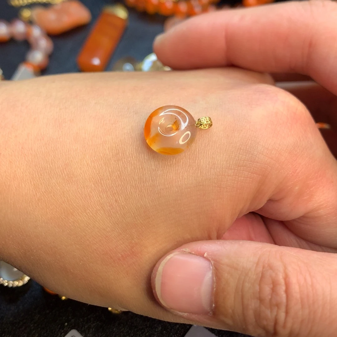 南红玛瑙颈饰未镶嵌
