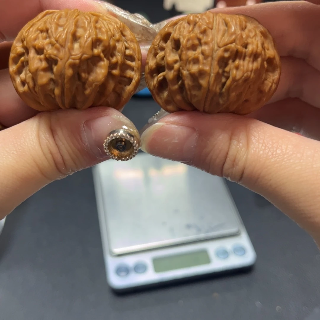 文玩核桃把件欠****）41.5正磨全品无暇140