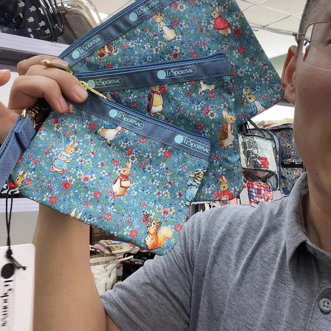 PU化妆包等各种产品的