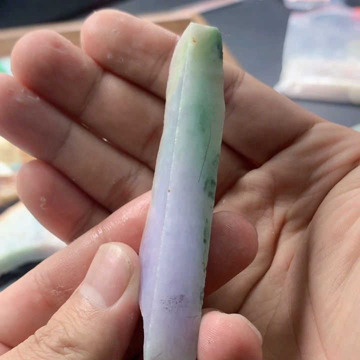 颈饰未镶嵌翡翠材料