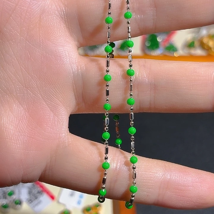 翡翠足银镶嵌颈饰福利