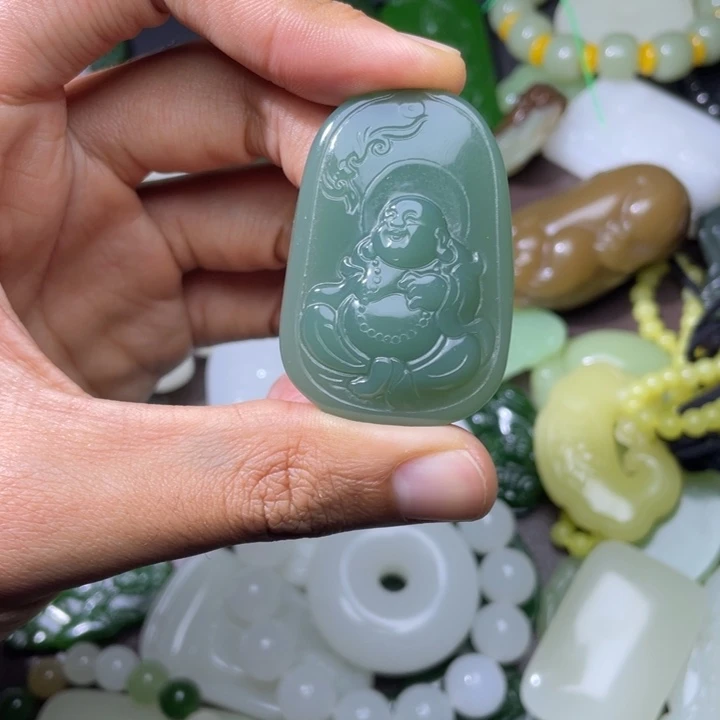 颈饰未镶嵌和田玉