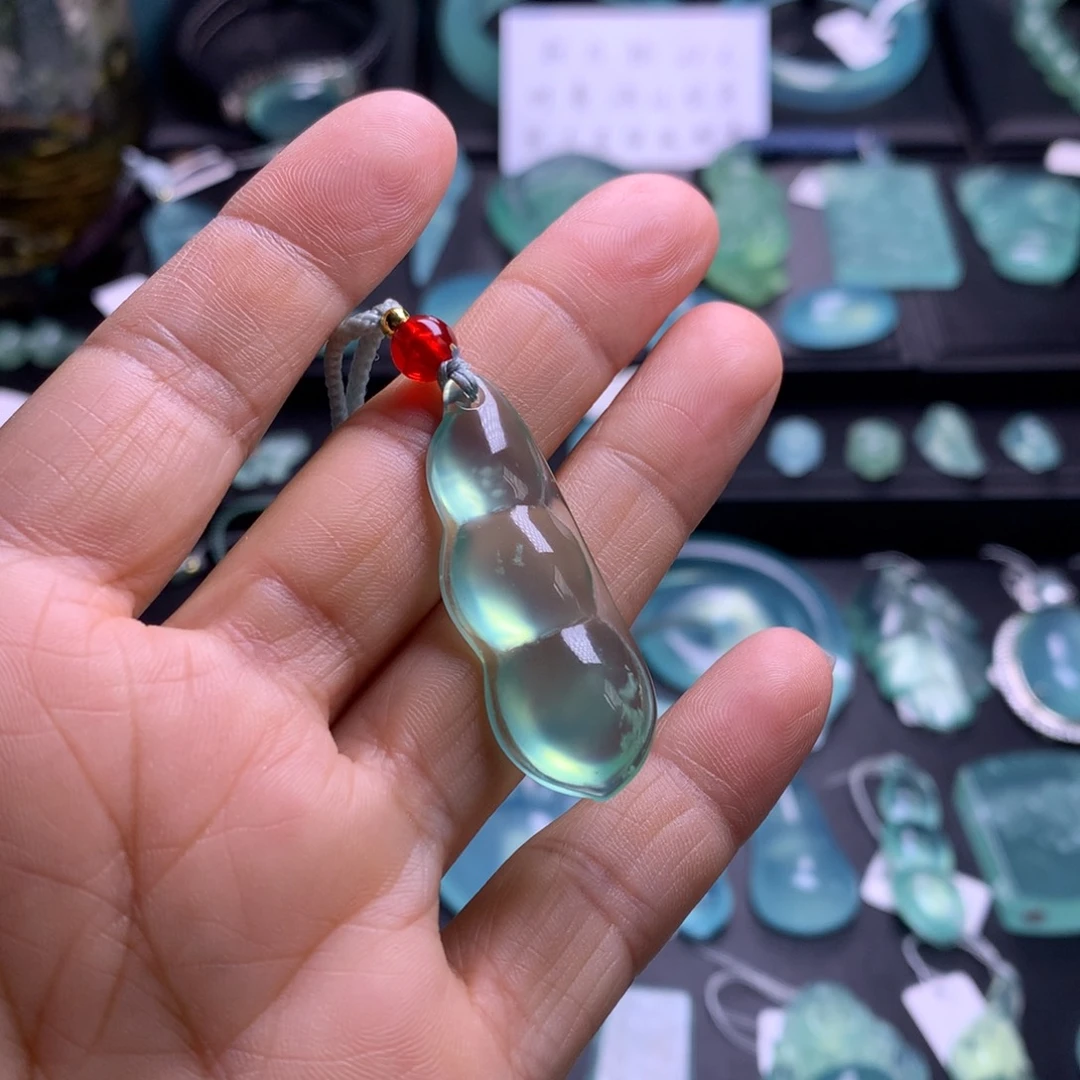 蛇纹石玉未镶嵌吊坠