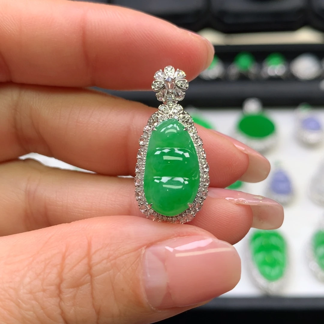 翡翠吊坠(不含链)18K金镶嵌