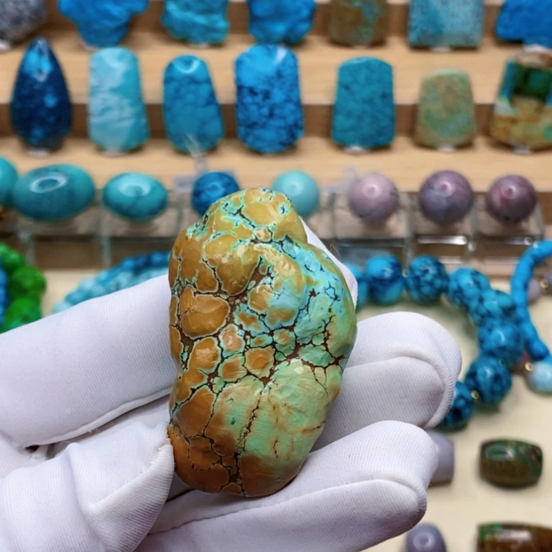 绿松石未镶嵌珠宝奇石