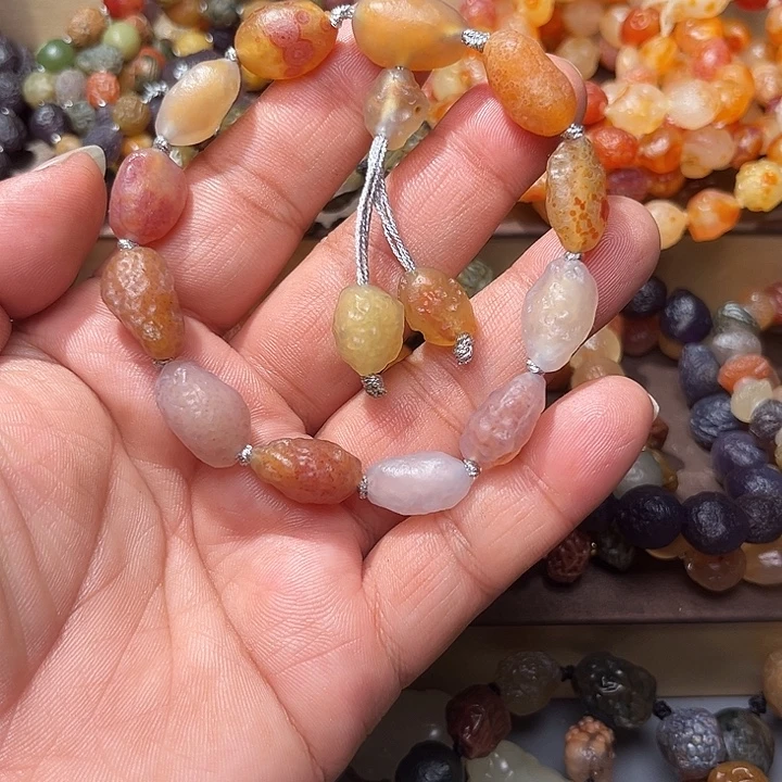 阿拉善彩玛瑙手串