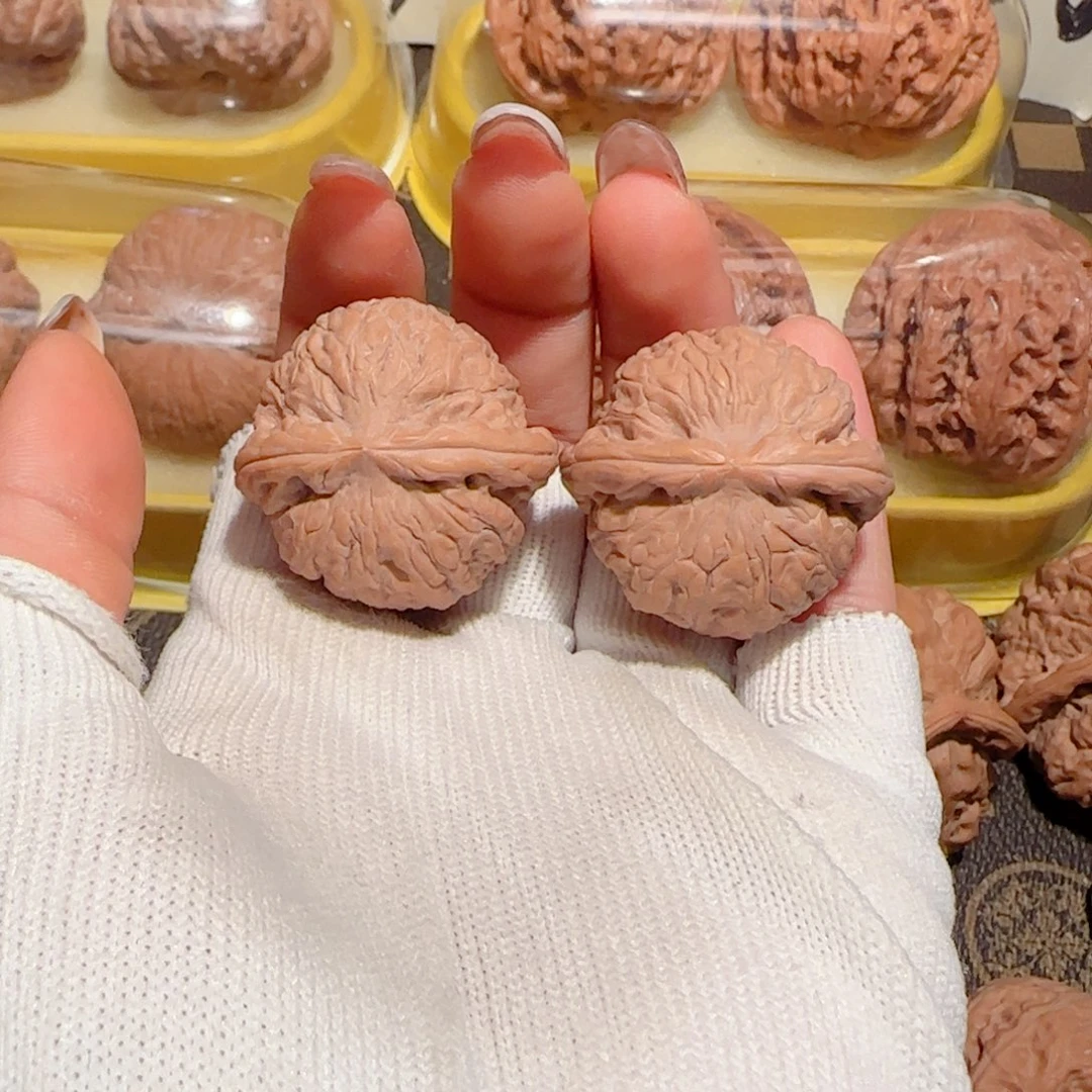 桃核吊坠谢***。33+乾隆磨