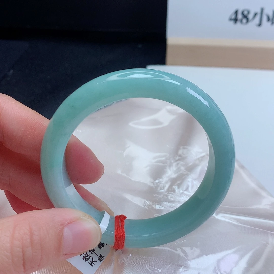 翡翠手镯未镶嵌56圈口