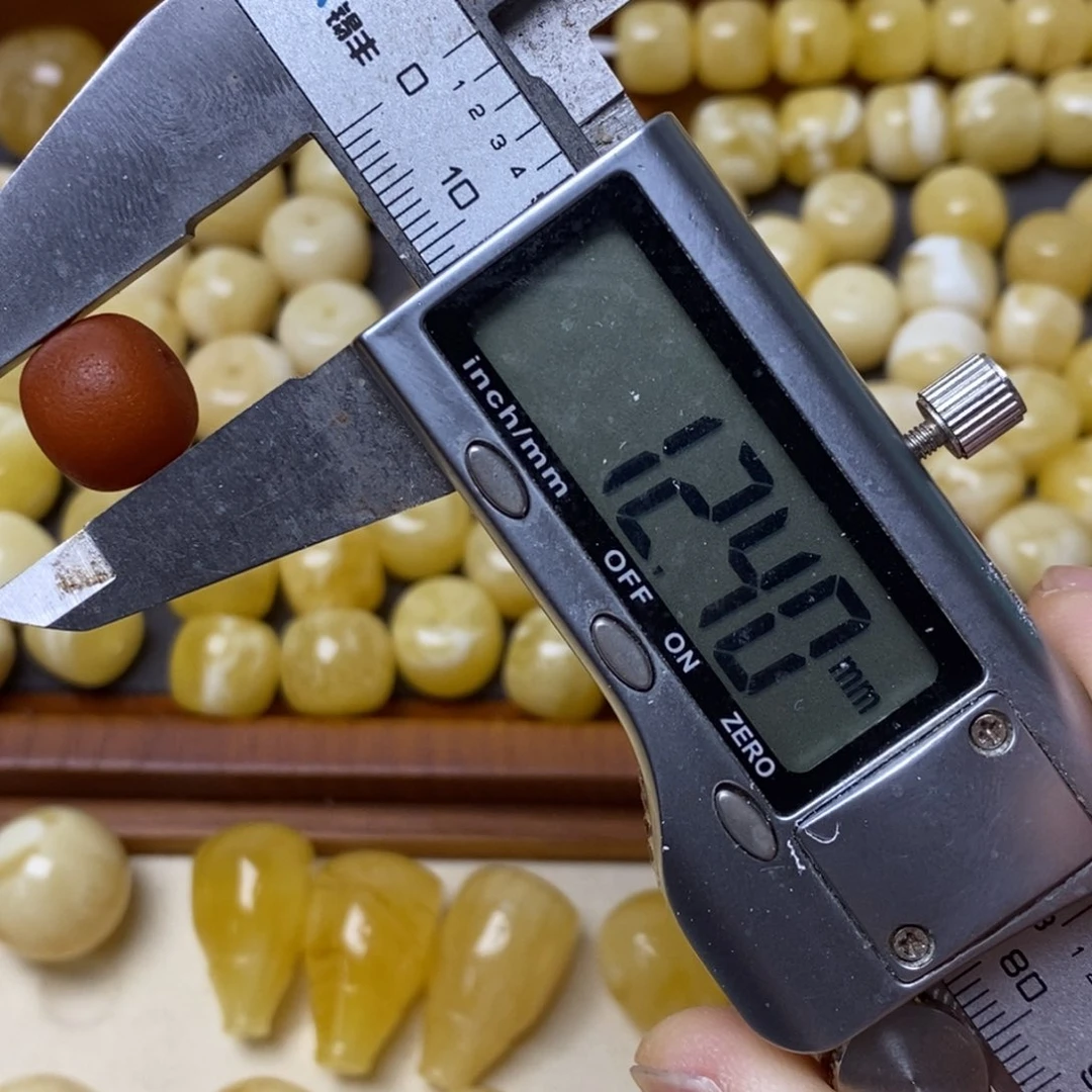 未镶嵌蜜蜡琥珀画