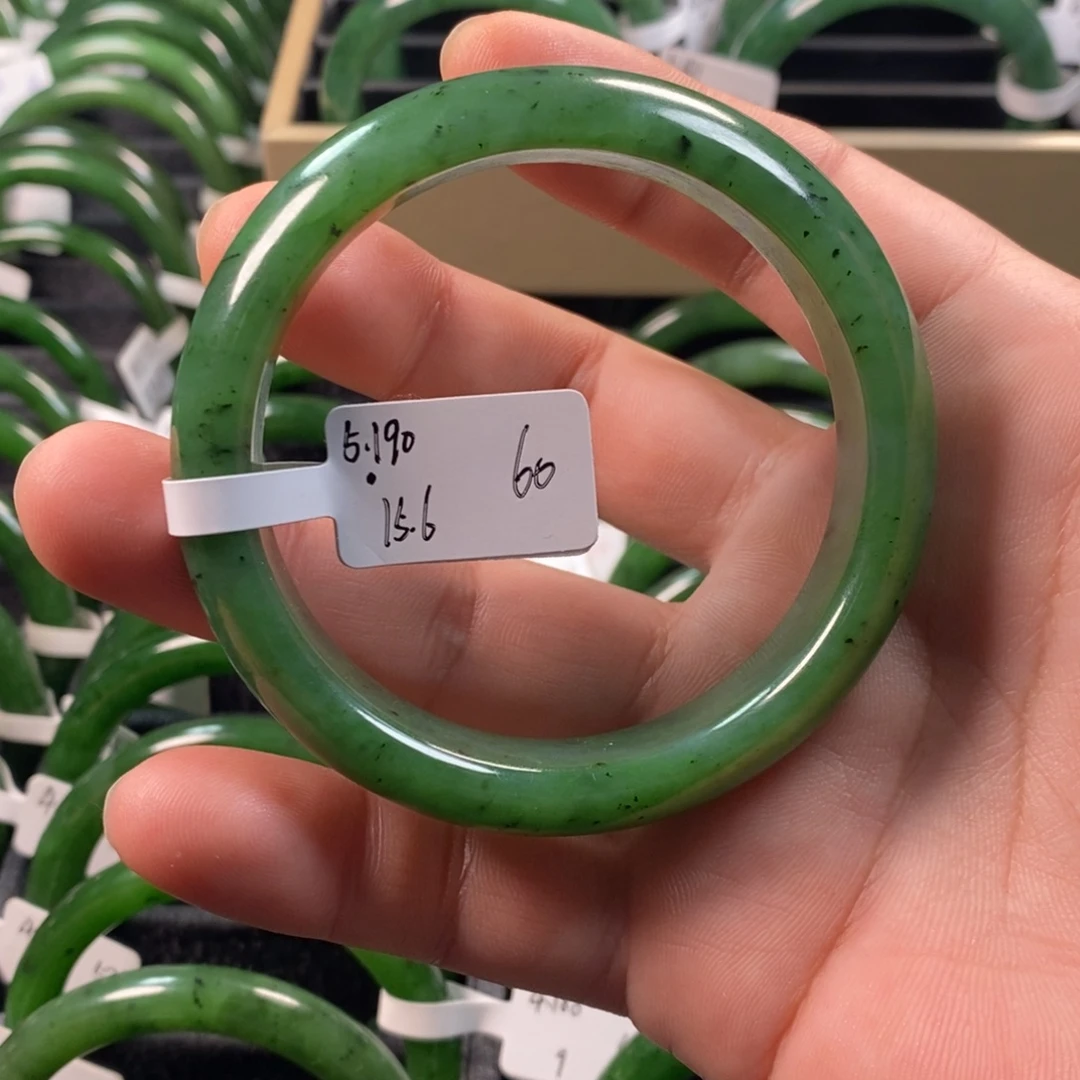 和田玉（碧玉）未镶嵌手镯有瑕疵60