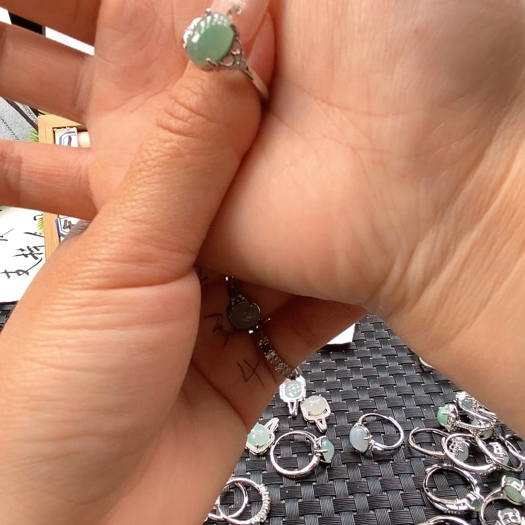 伍***丹翡翠未镶嵌戒指缅甸